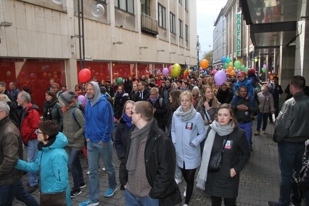 Köln'de on binler ırkçılığa #HAYIR dedi 20