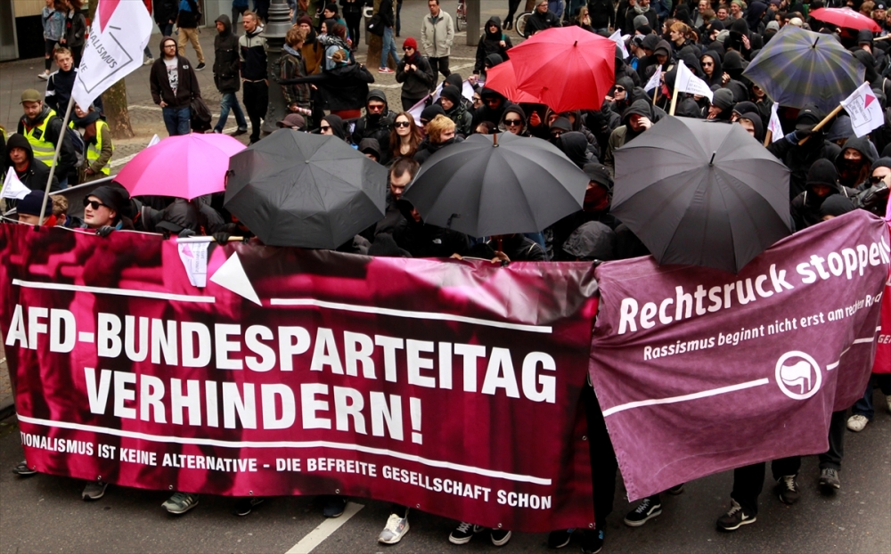Köln'de on binler ırkçılığa #HAYIR dedi 26