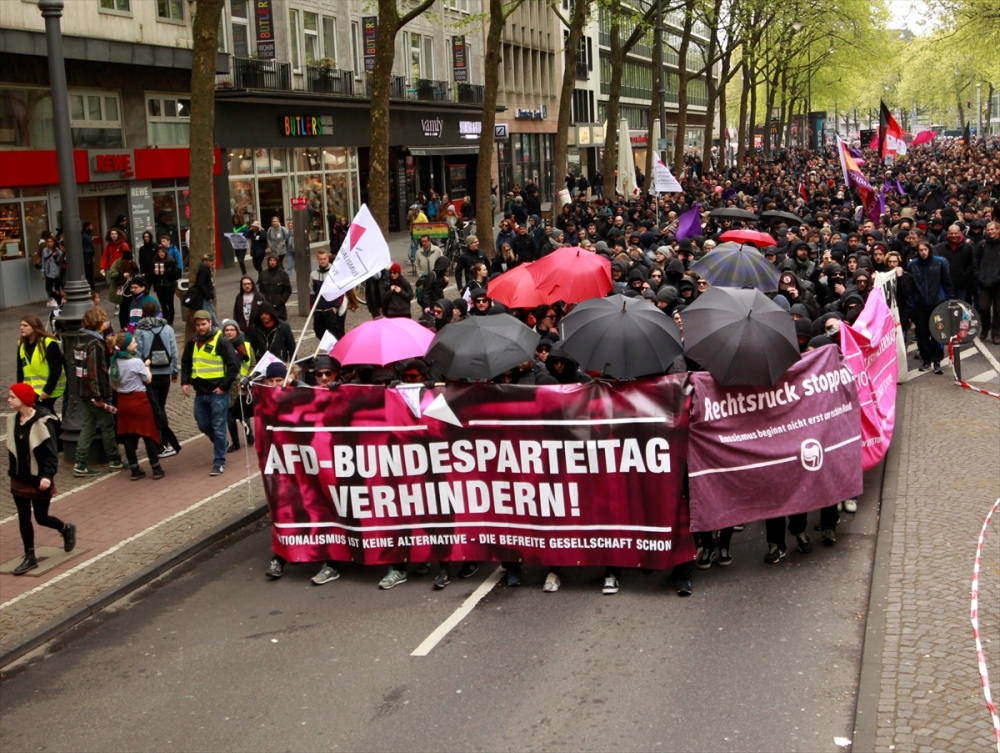 Köln'de on binler ırkçılığa #HAYIR dedi 35
