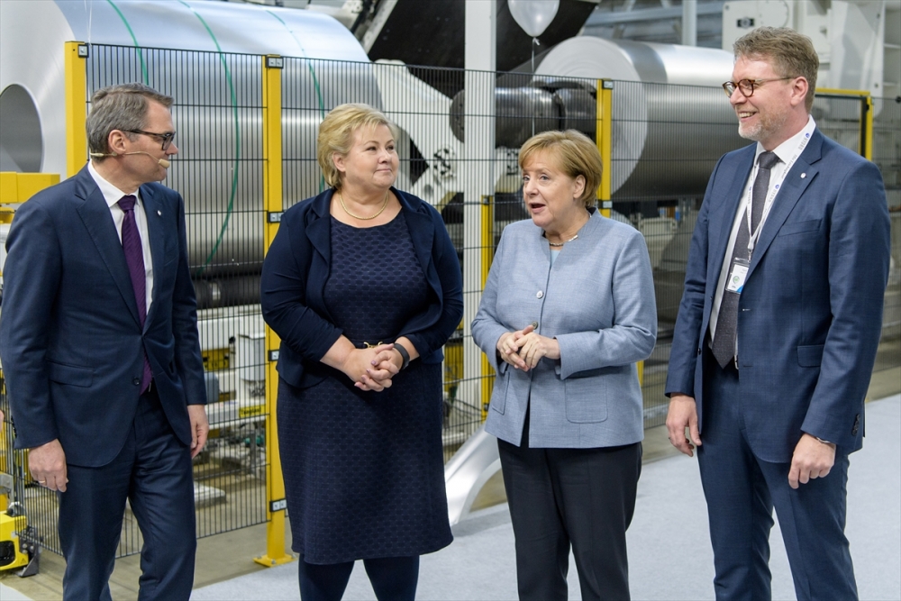 Merkel, otomobil fabrikasını sevdi 4