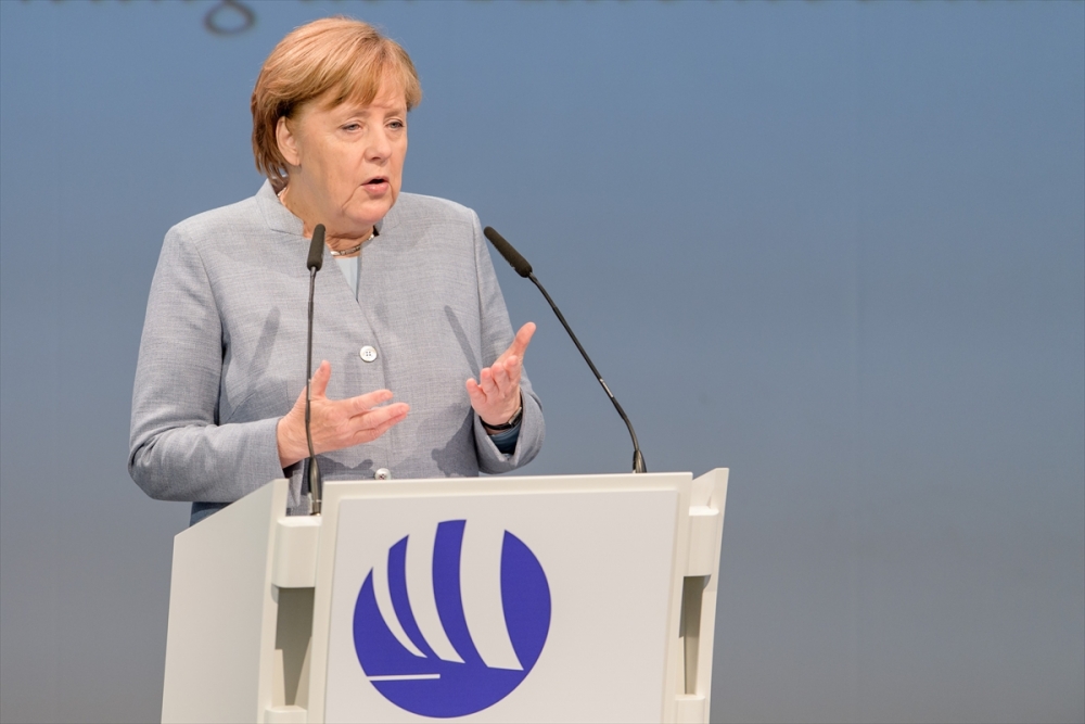 Merkel, otomobil fabrikasını sevdi 7