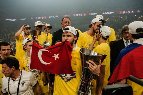 Fenerbahçe tarih yazdı 54