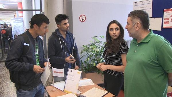 Almanya'da mülteci gençler için meslek eğitim fuarı 2