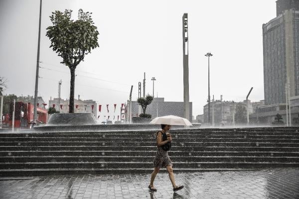 İstanbul'da yağmura teslim 44