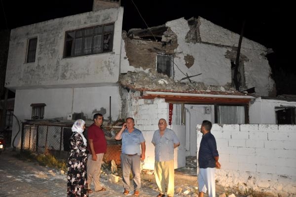 Bodrum'da depremin izleri sabah ortaya çıktı 21