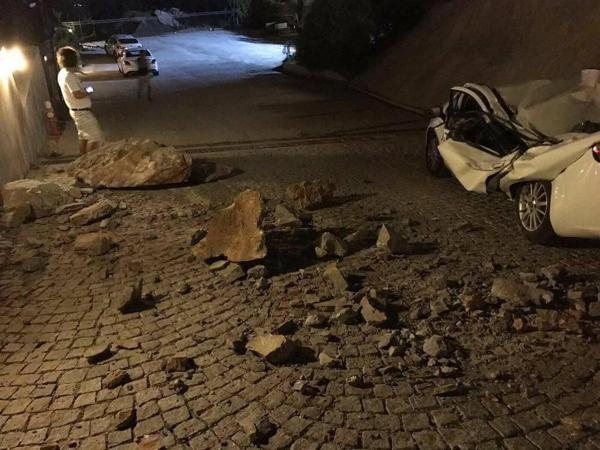 Bodrum'da depremin izleri sabah ortaya çıktı 26