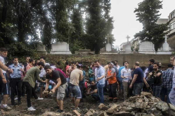 İstanbul'da yağmur hayatı felç etti 19