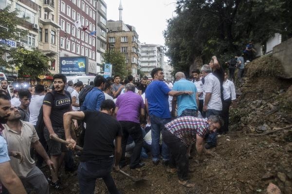 İstanbul'da yağmur hayatı felç etti 23