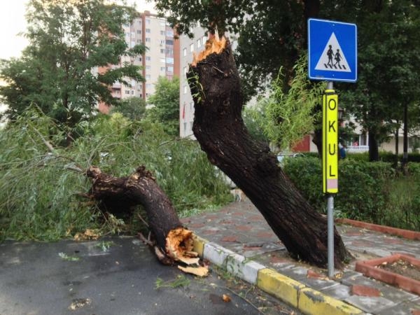 İstanbul'da yağmur hayatı felç etti 8