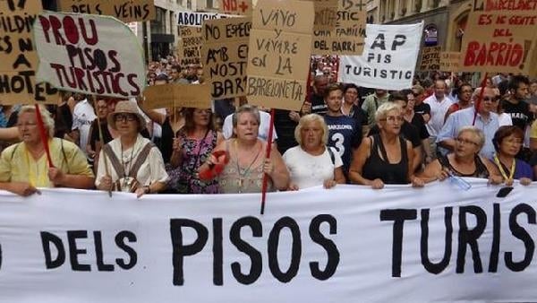 Barselona halkı, turizme karşı 3