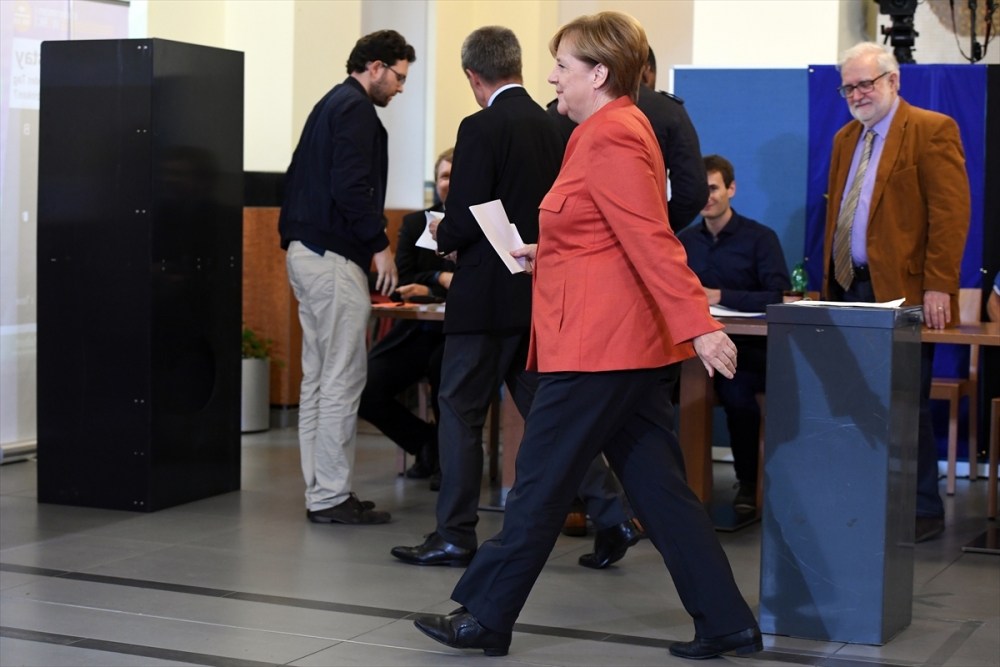 Almanya'da seçmenler sandık başında 11