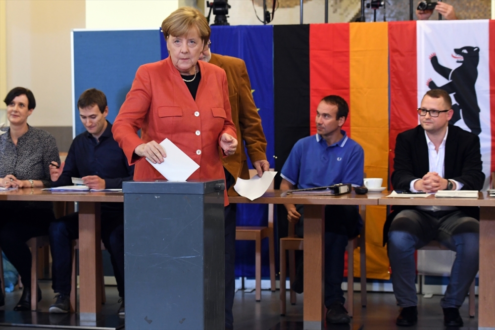 Almanya'da seçmenler sandık başında 20