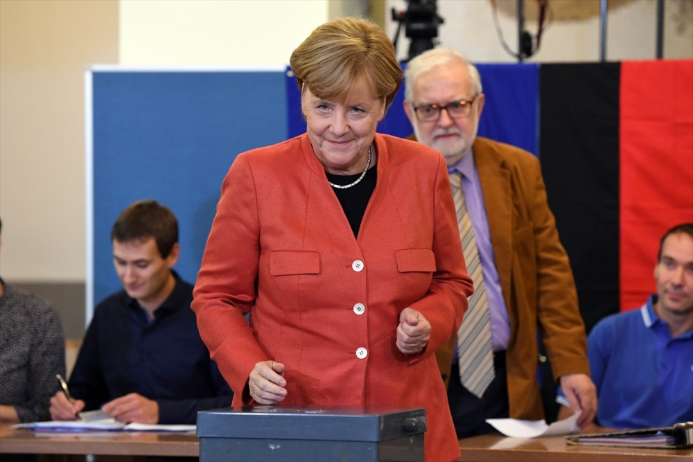 Almanya'da seçmenler sandık başında 26