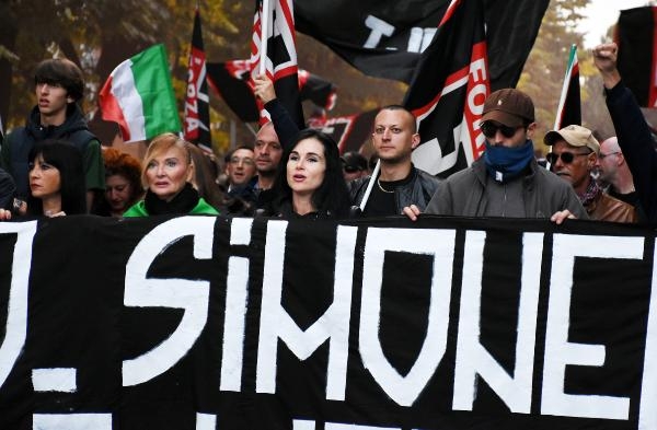 Neo-faşistler, Roma’da yürüdü 4