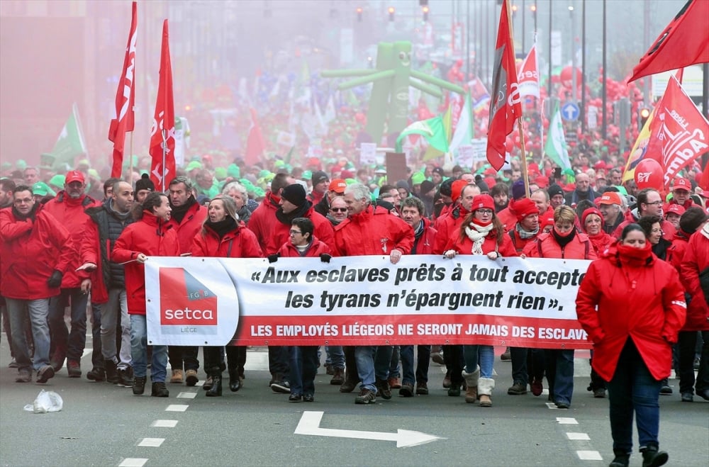 Brüksel'de çalışanlar sokağa döküldü 33