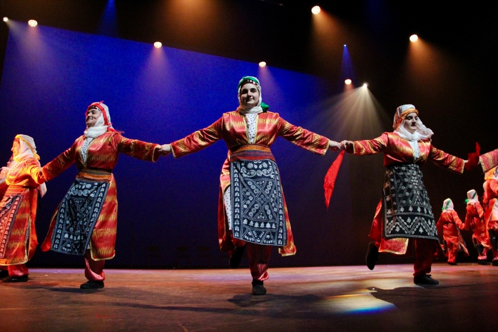 Hollanda'da Türk halk oyunları rüzgarı 10