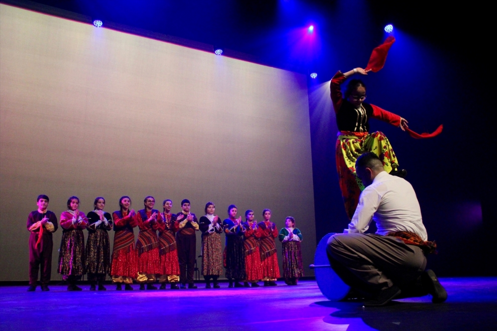 Hollanda'da Türk halk oyunları rüzgarı 7