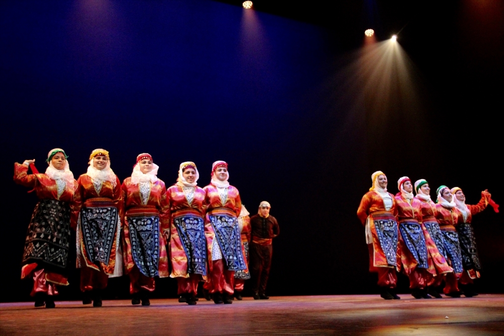 Hollanda'da Türk halk oyunları rüzgarı 8
