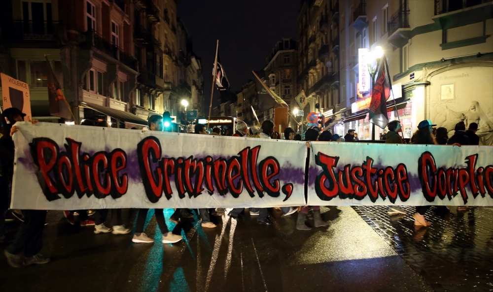 Brüksel'de polis şiddeti protestosu 1