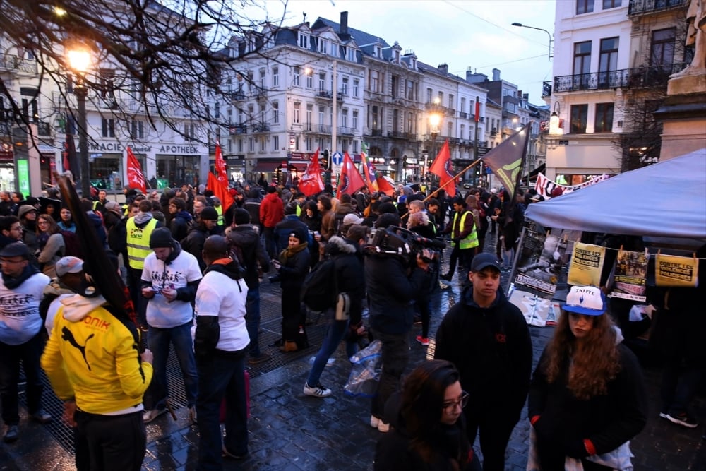 Brüksel'de polis şiddeti protestosu 15