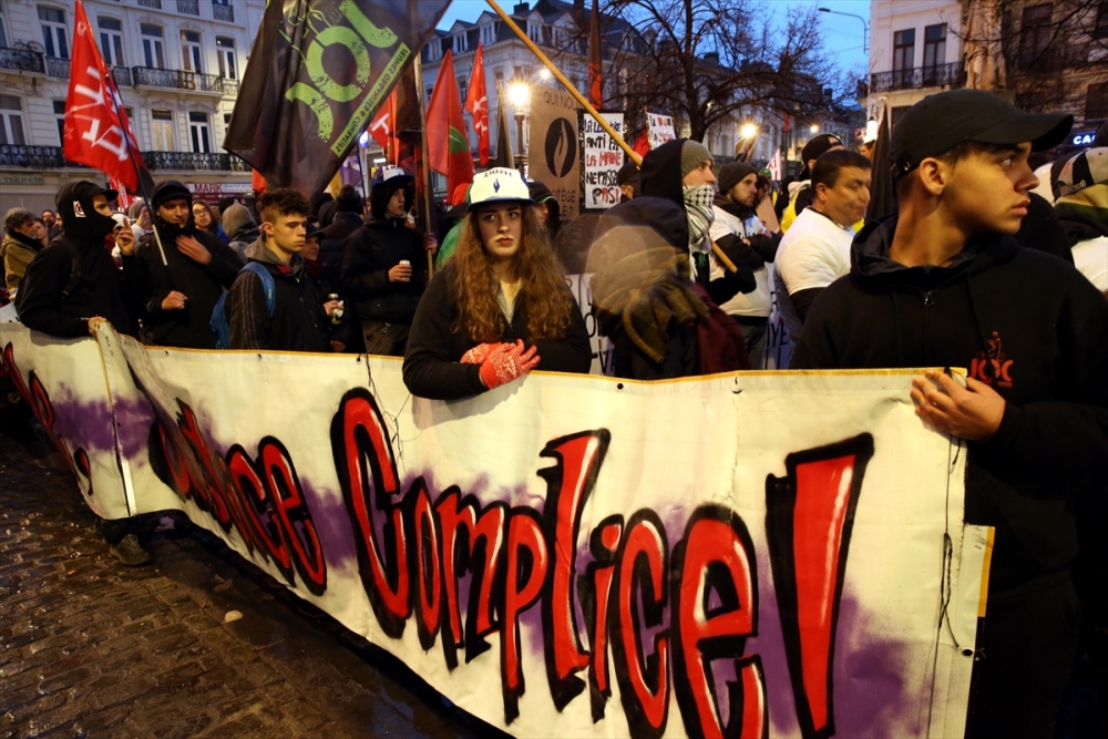 Brüksel'de polis şiddeti protestosu 9