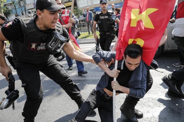 Beşiktaş'ta polis müdahalesi 2
