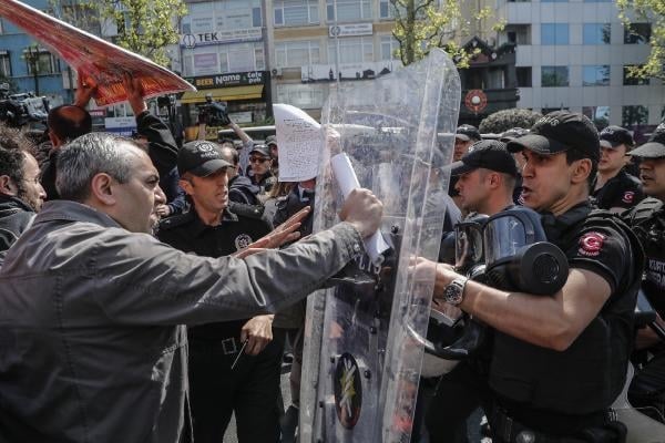 Beşiktaş'ta polis müdahalesi 8