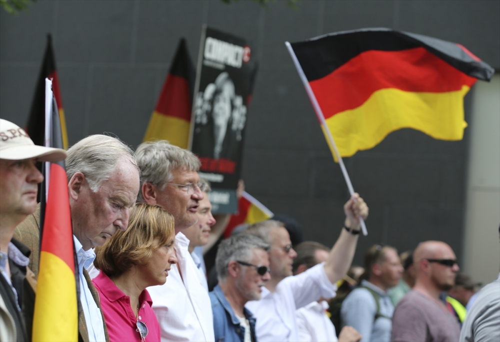 AfD: Özil'in Alman pasaportu var ama Alman değil 4