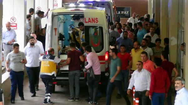 Suruç'ta kanlı seçim kampanyası: 4 ölü, 8 yaralı 8