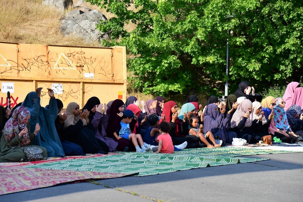 İsveç'te Müslümanlar yağmur duasına çıktı 5