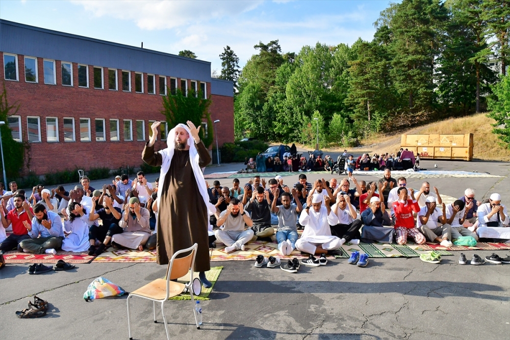 İsveç'te Müslümanlar yağmur duasına çıktı 7