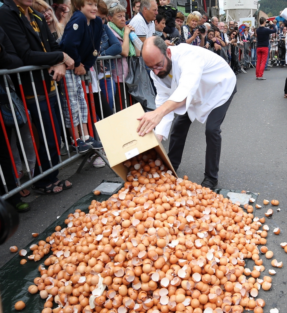 Belçika'da 10 bin yumurtalı dev omlet 16