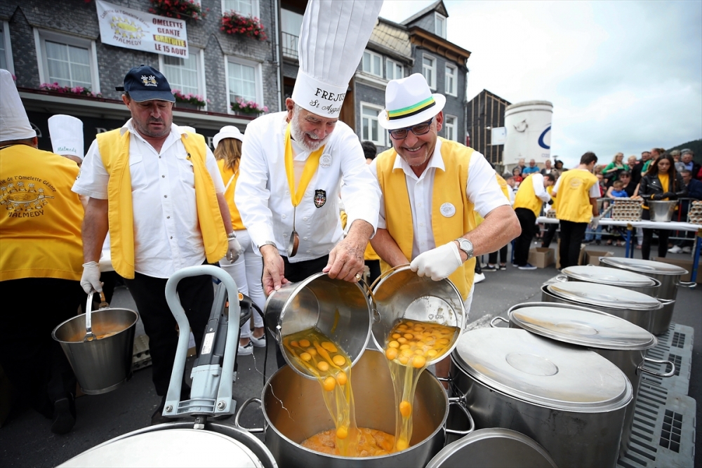 Belçika'da 10 bin yumurtalı dev omlet 4