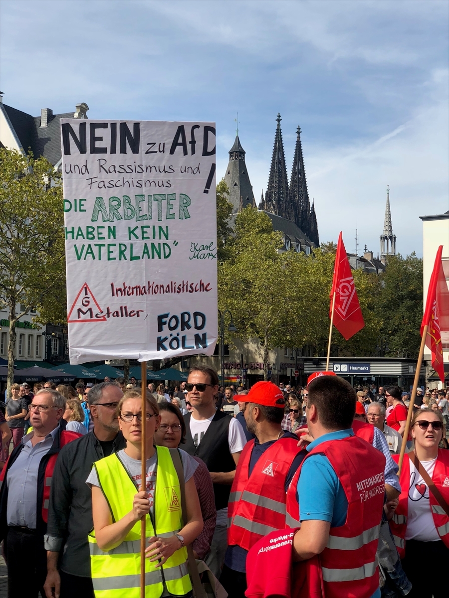 Almanya'da binlerce kişi ırkçılığa karşı yürüdü 4