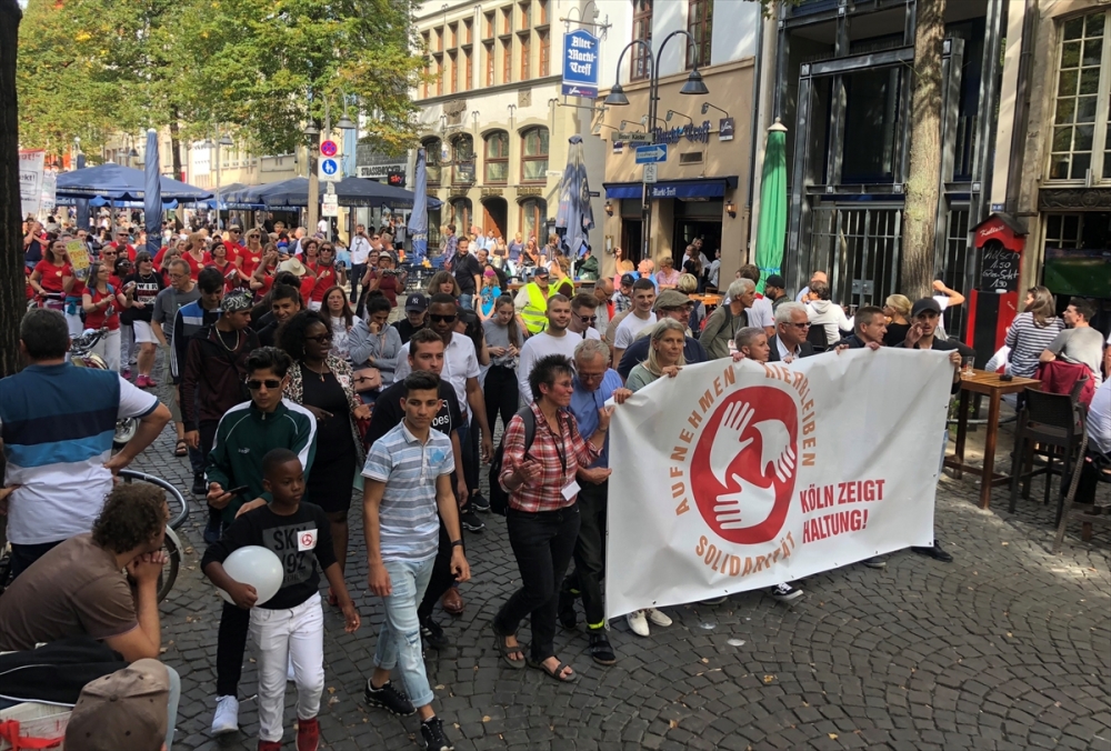 Almanya'da binlerce kişi ırkçılığa karşı yürüdü 7