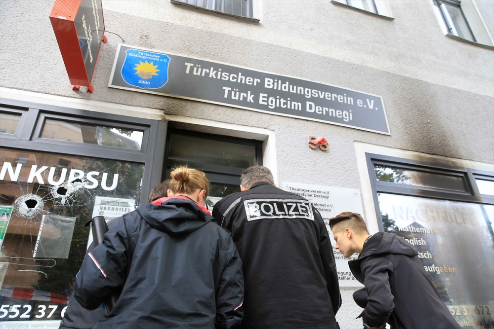 Berlin'de Türk derneği kundaklandı 12