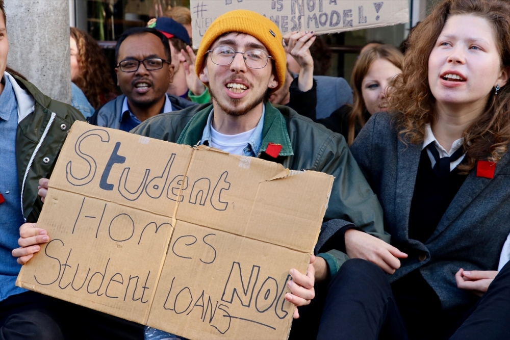 Hollanda’da öğrenciler üniversiteyi işgal etti 10