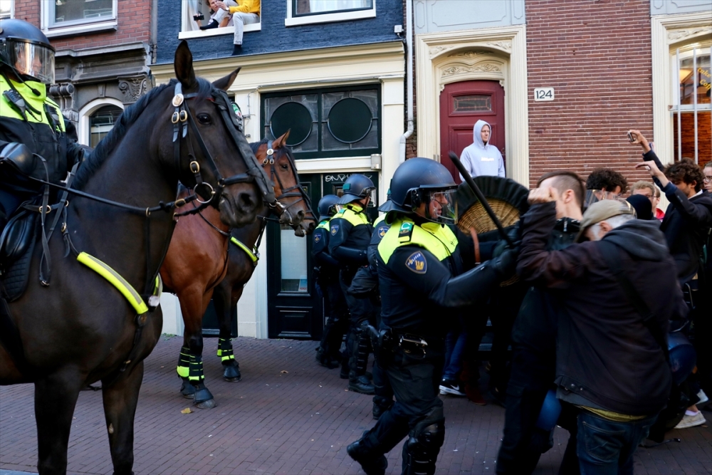 Hollanda’da öğrenciler üniversiteyi işgal etti 12