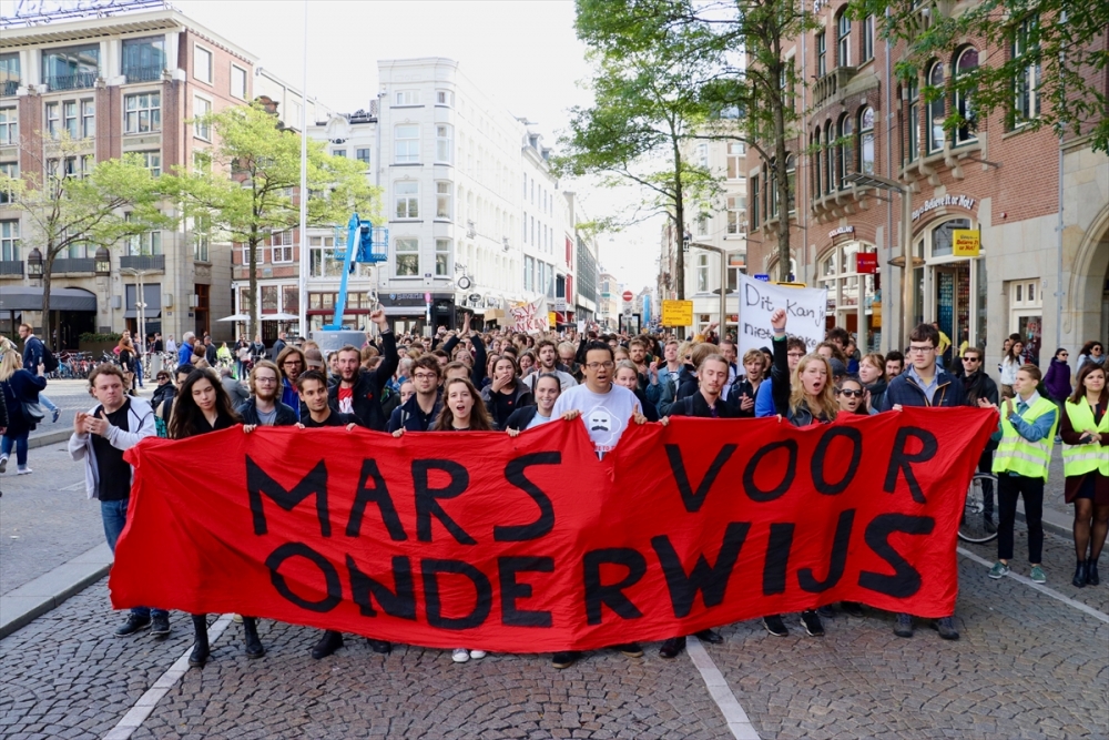 Hollanda’da öğrenciler üniversiteyi işgal etti 18