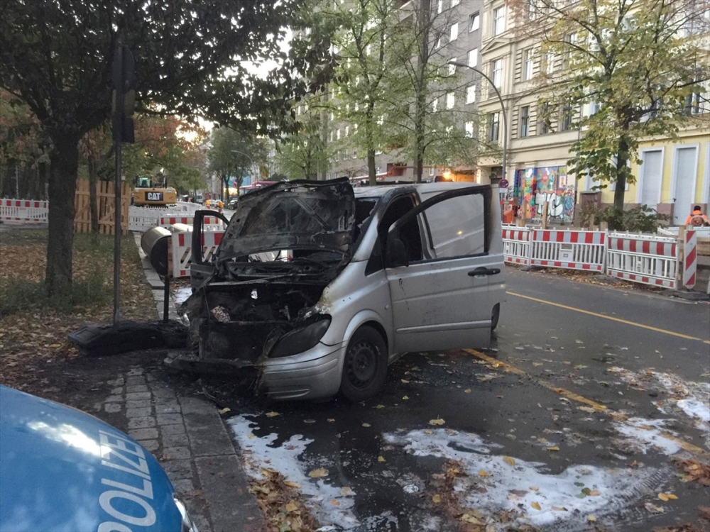 Berlin'de DİTİB'in cenaze aracı kundaklandı 6