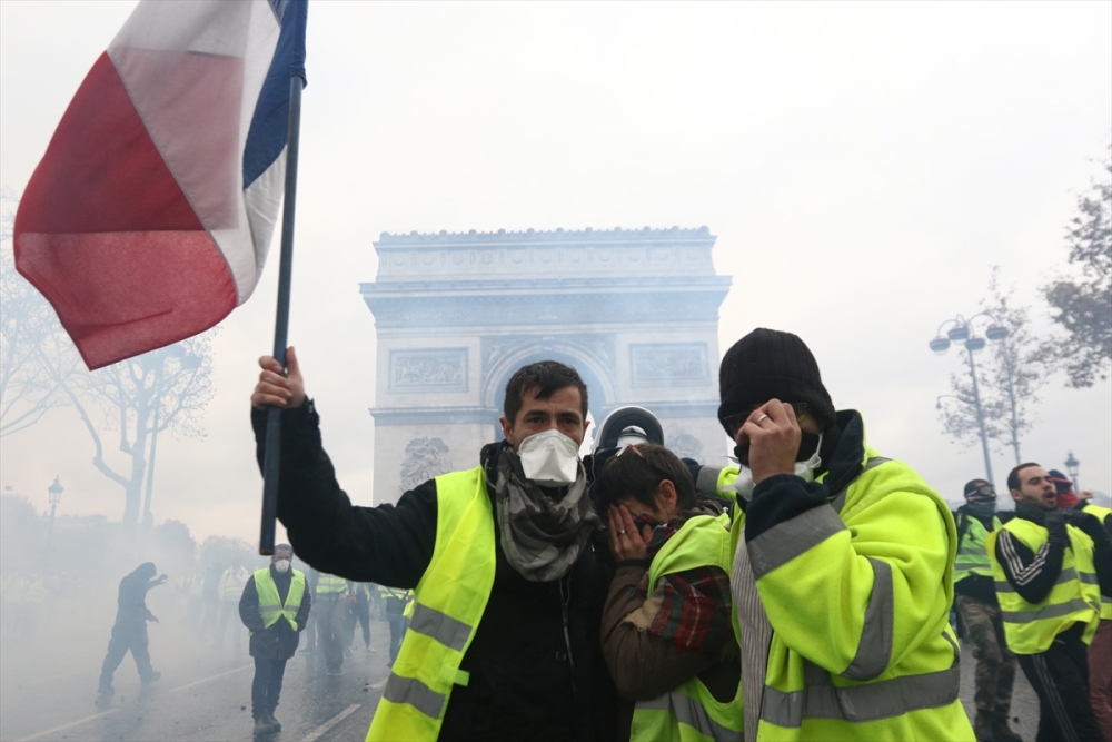 Paris sokakları alev alev 4