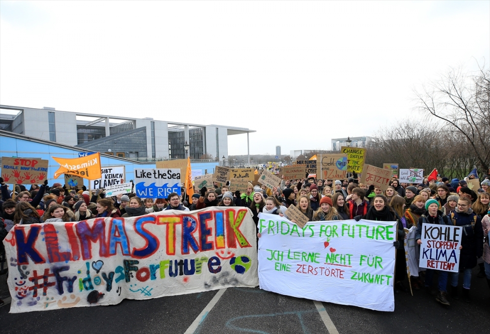 Almanya’da binlerce öğrenciden kömür protestosu 19
