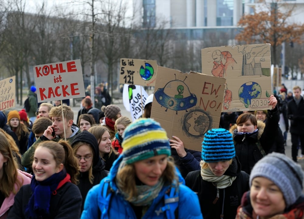 Almanya’da binlerce öğrenciden kömür protestosu 7