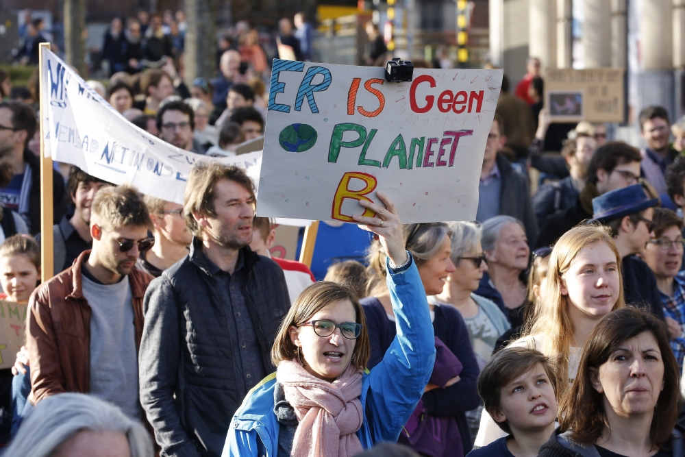 10 bin kişi iklim için yürüdü 3