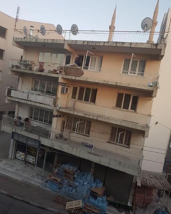 İzmir'de şiddetli rüzgar hayatı olumsuz etkiledi 7