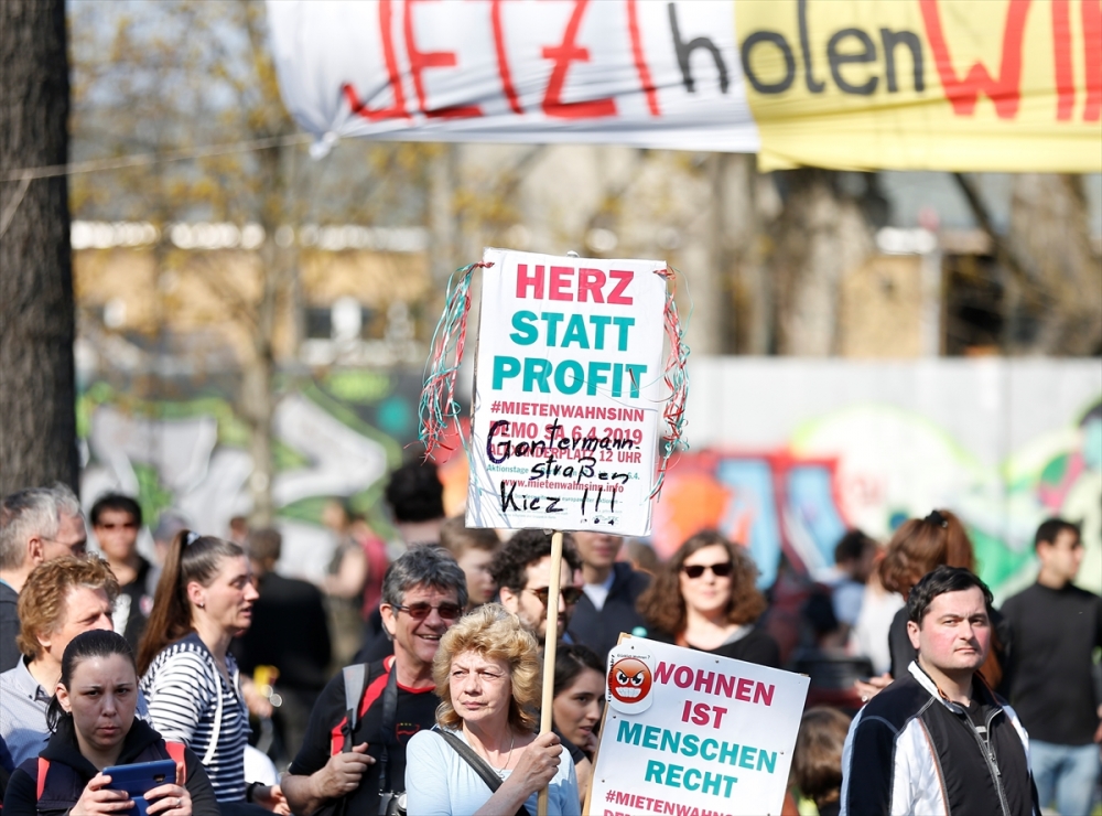 Almanya’daki kira artışı protesto edildi 9