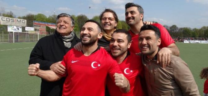 Eski futbolculardan Almanya'da gol yağmuru