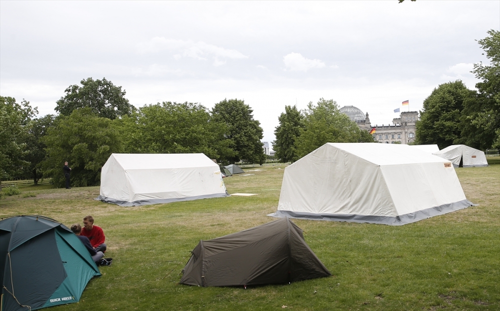 Alman çevreciler Başbakanlık önüne kamp kurdu 3