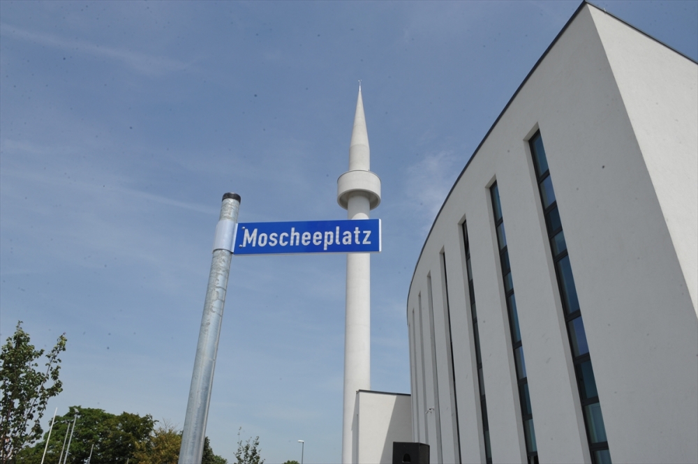 Almanya‘da ‘Cami Meydanı’ açıldı 2