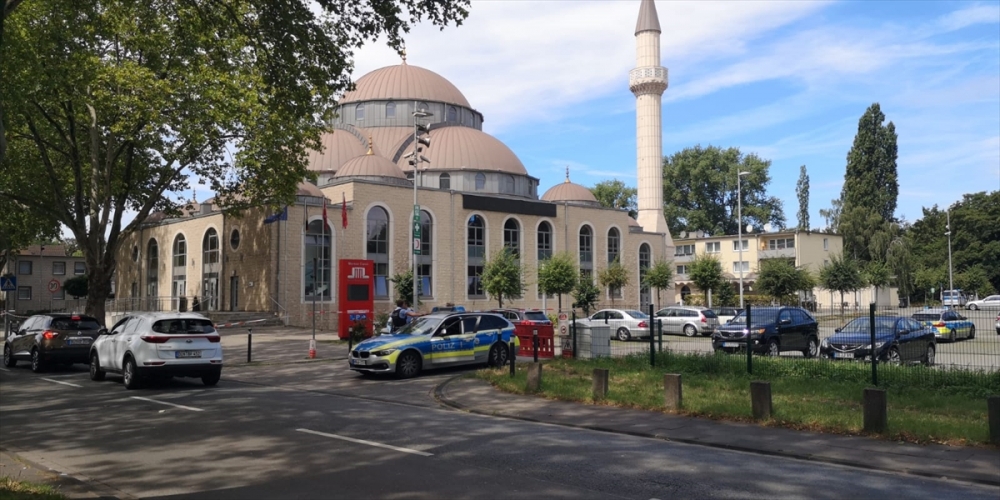 Almanya'da camiye bomba ihbarı 6